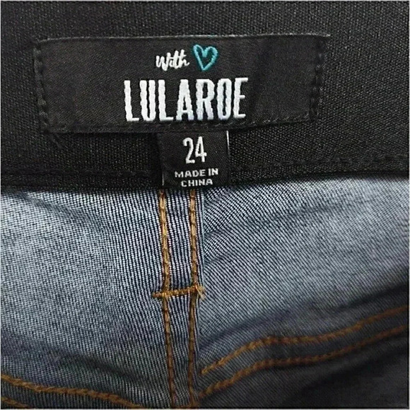 LuLaRoe Bermuda Shorts Blue 24 Wyoming Wash Mid Rise Raw Hem Lycra Elastic Waist - Picture 3 of 3